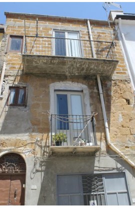 CASA THOMAS VIA MONTALBANO