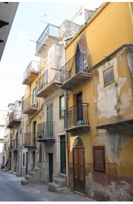 CASA PERCONTI VIA MONTUORO