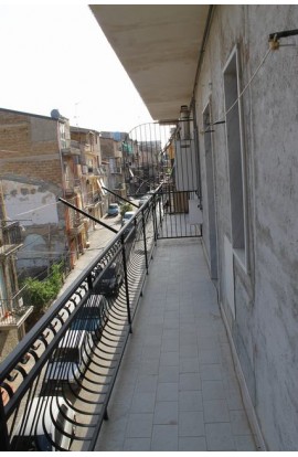 APARTMENT VIZZI (SECOND FLOOR) VIA CRISPI