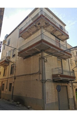 CASA TAORMINA – CORNER OF VIA MARTORANA  AND SALITA CARMELO