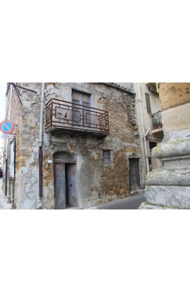 HISTORIC STONE HOUSE CASA RE – CORSO VITTORIO EMANUELE E VIA CORDOVA