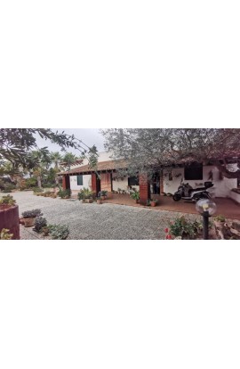 VILLA AND LAND CONTRADA RAGANA– SAN MARCO (AG)