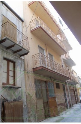 CASA DI PRAZZA VIA CRISPI - PROPERTY IN SICILY