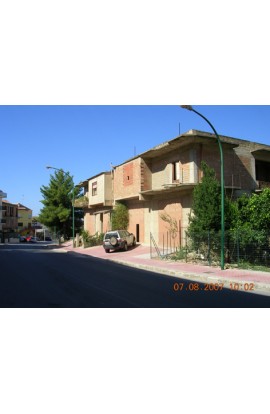 COMMERCIAL PREMISES IN MAIN HIGH STREET- PROPERTY IN SICILY