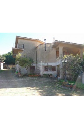 VILLA A SAN LEONE