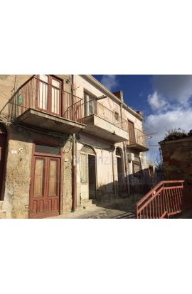 CASA CICCARELLO PIAZZA ORLANDO - PROPERTY IN SICILY