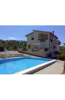 VILLA WITH SWIMMING POOL - VILLA CARUSO